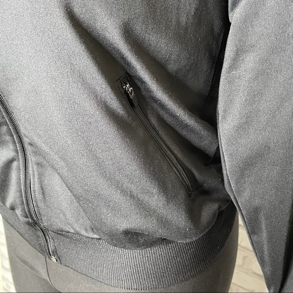 Torrid black & white stripe active track jacket 00 m/l - Picture 5 of 9